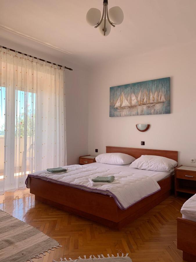 Apartmans And Rooms "Slavica" Новалья Экстерьер фото